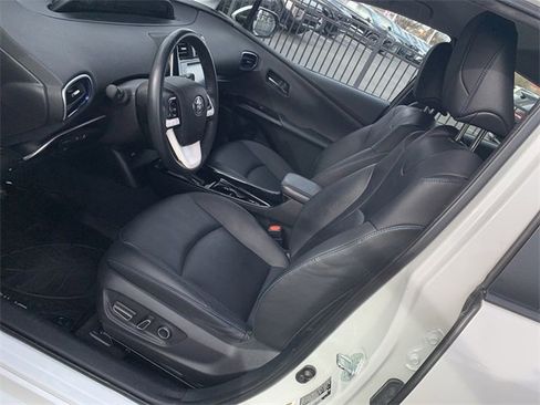 Used 2017 Toyota Prius Four Touring image 18