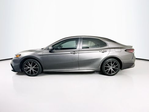 Used 2021 Toyota Camry SE FWD image 6