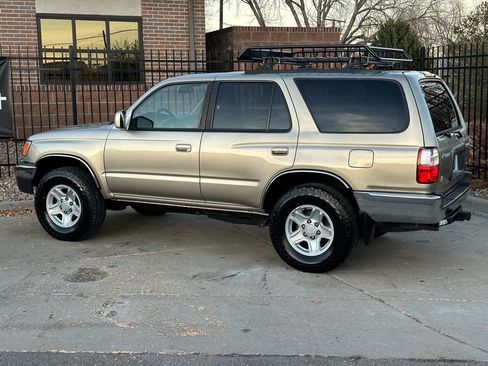 Used 2001 Toyota 4Runner SR5 image 13