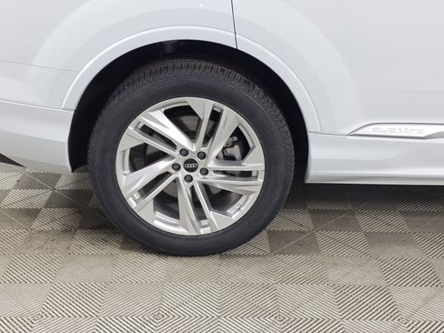 Certified 2023 Audi Q7 2.0T Premium Plus w/ Convenience Package AWD/4WD image 9