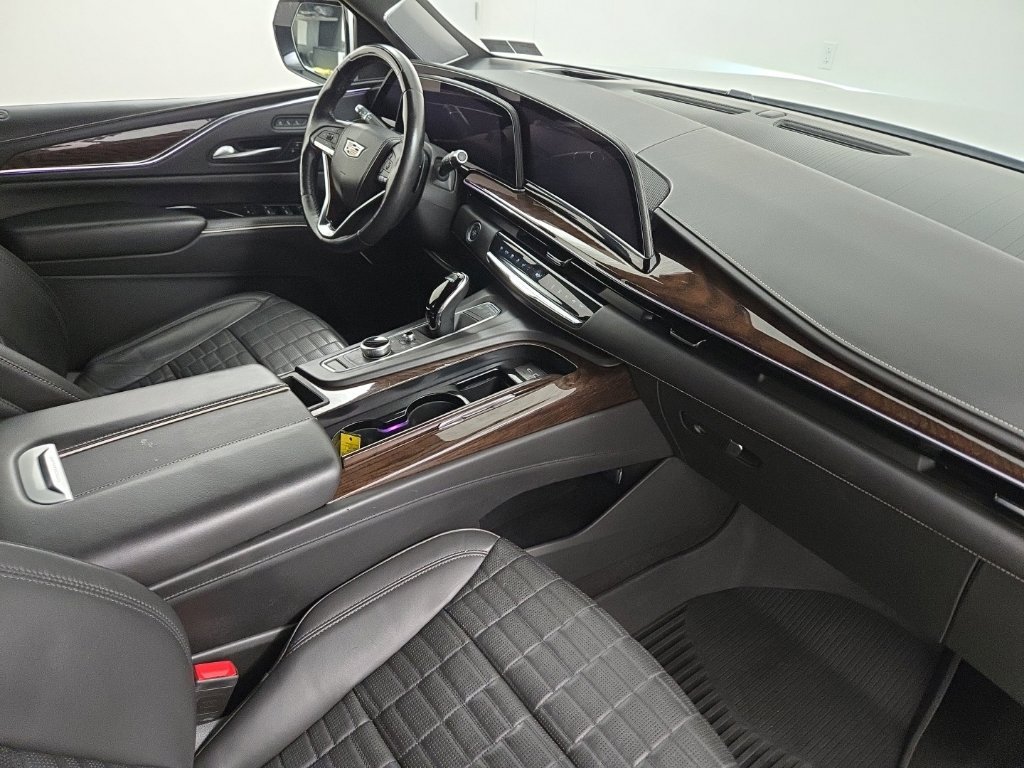 Used 2023 Cadillac Escalade ESV Sport Platinum w/ LPO, ONYX Package AWD/4WD image 26