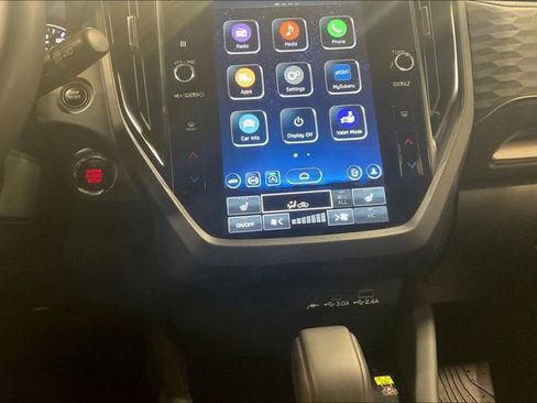 Used 2025 Subaru Forester Premium image 32