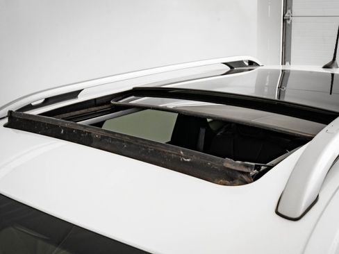 Used 2019 Jeep Cherokee Limited image 14