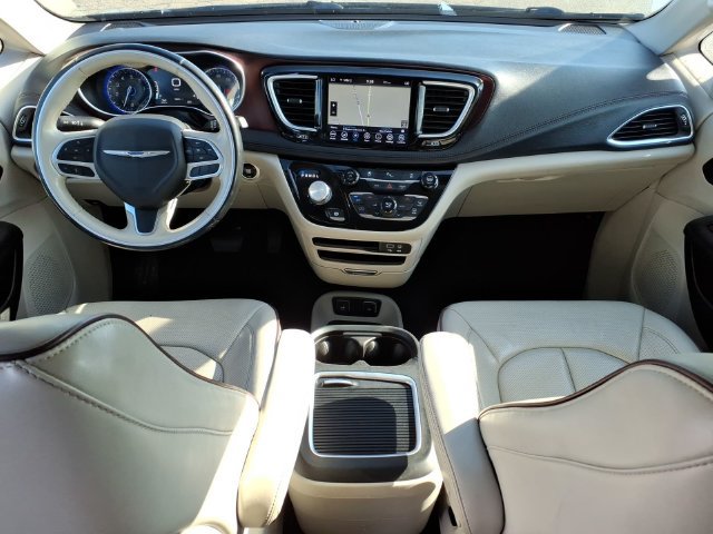 Used 2020 Chrysler Pacifica Limited FWD image 27