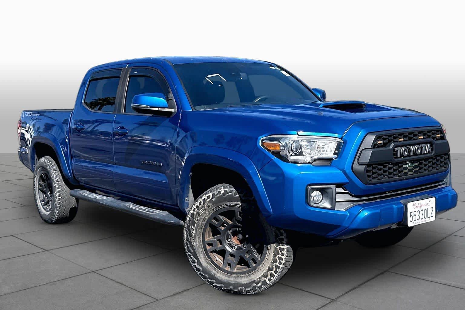 Used 2018 Toyota Tacoma TRD Sport w/ Technology Package RWD image 2