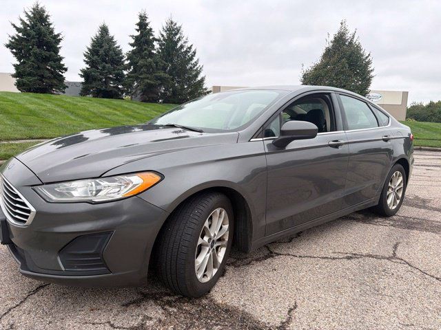 Used 2020 Ford Fusion SE FWD image 4