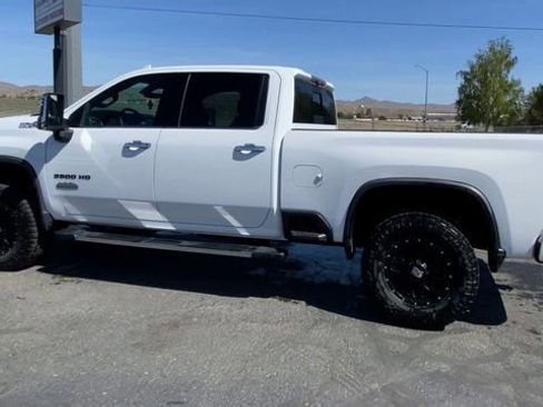Used 2020 Chevrolet Silverado 3500 High Country w/ Z71 Off-Road Package AWD/4WD image 6