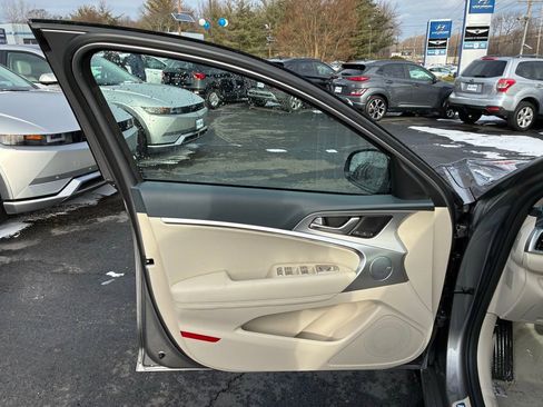 New 2026 Genesis G70 2.5T Prestige image 26