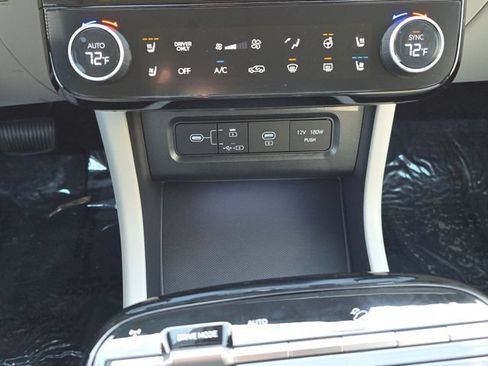 Used 2025 Hyundai Tucson Limited AWD/4WD image 18