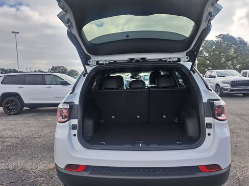 New 2026 Jeep Compass Latitude AWD/4WD image 25