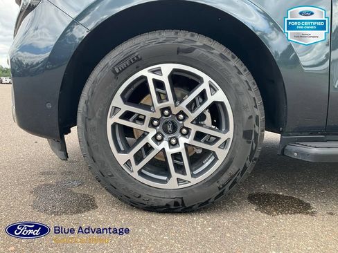 Used 2025 Ford Expedition Active AWD/4WD image 31