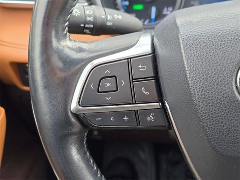 Used 2020 Toyota Highlander Platinum image 30