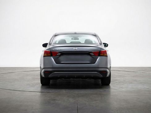 Used 2025 Nissan Altima 2.5 SV image 7