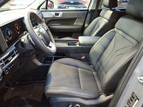 Used 2025 Hyundai Santa Fe SEL image 11