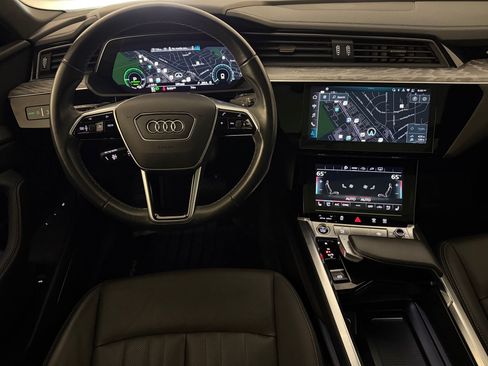 Used 2024 Audi Q8 e-tron Premium Plus AWD/4WD image 17