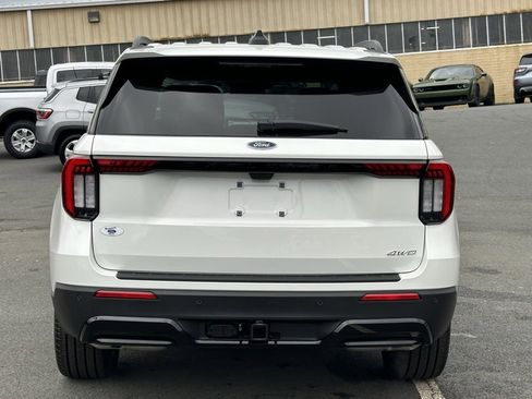 New 2026 Ford Explorer ST-Line w/ ST-Line Street Pack image 8