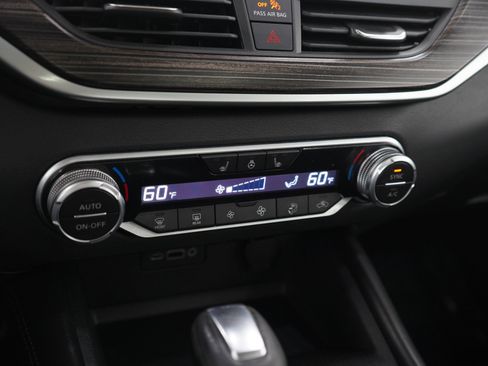 Used 2019 Nissan Altima 2.5 Platinum AWD/4WD image 22