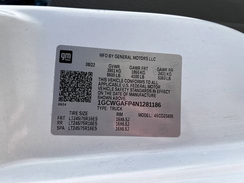 Used 2022 Chevrolet Express 2500 w/ Driver Convenience Package image 9