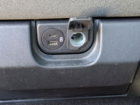 Used 2023 Ford F150 XLT image 14