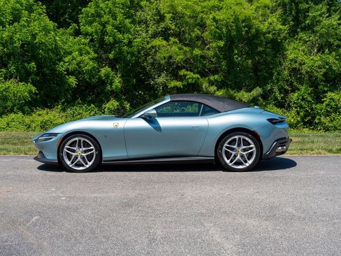Certified 2024 Ferrari Roma Spider RWD image 3