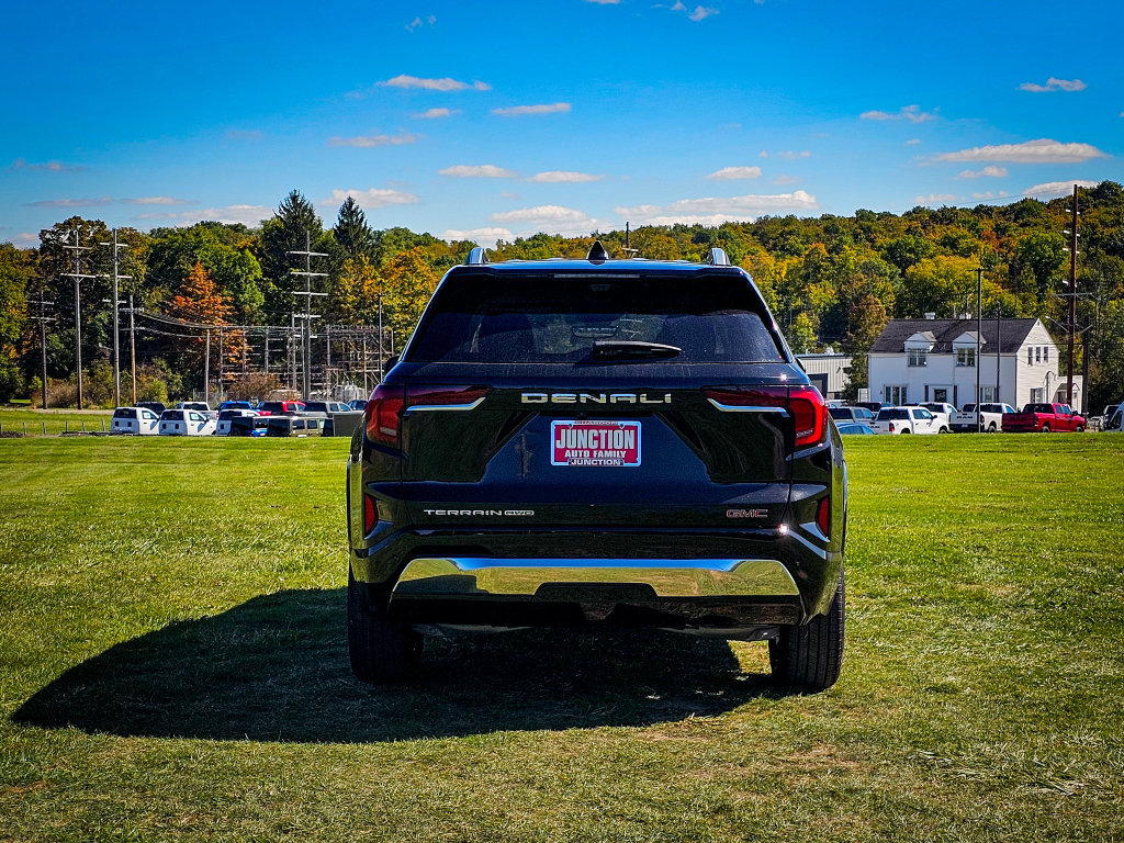 New 2027 GMC Terrain Denali AWD/4WD image 4