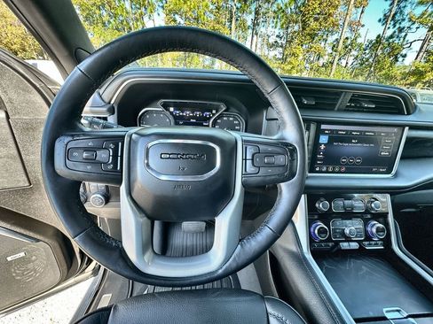 Certified 2021 GMC Yukon Denali image 11