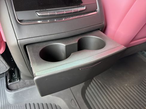 Used 2026 Cadillac Escalade Platinum Sport w/ LPO, Floor Liner Package AWD/4WD image 91