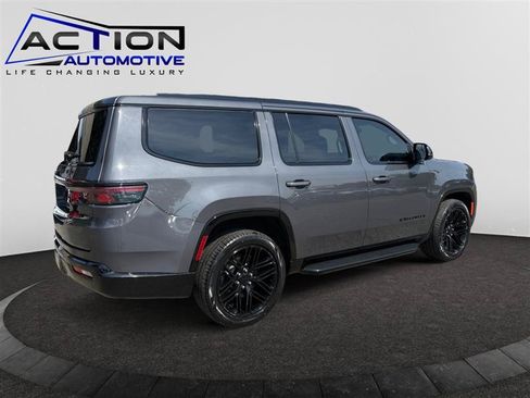 Used 2024 Jeep Wagoneer Series II AWD/4WD image 8