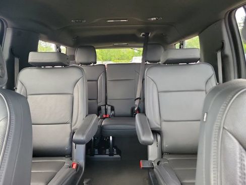 Certified 2025 GMC Yukon XL Denali AWD/4WD image 36