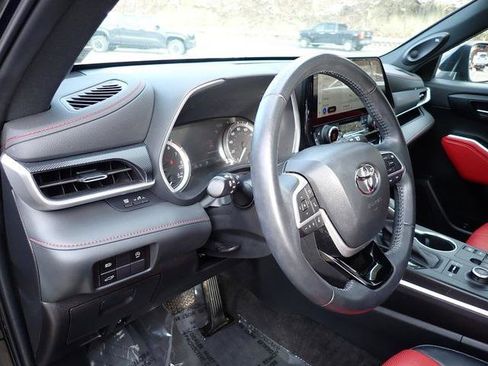 Certified 2023 Toyota Highlander XSE image 14