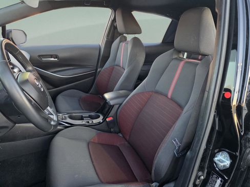 Used 2025 Toyota Corolla SE image 10