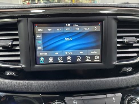 Used 2020 Chrysler Voyager LX FWD image 19