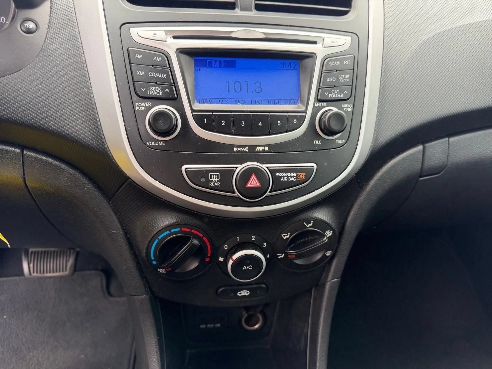 Used 2012 Hyundai Accent GS FWD image 18