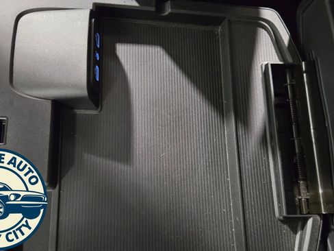 Used 2018 RAM 1500 Laramie w/ Convenience Group image 24