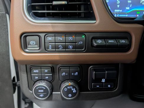 Used 2022 Chevrolet Tahoe High Country AWD/4WD image 19
