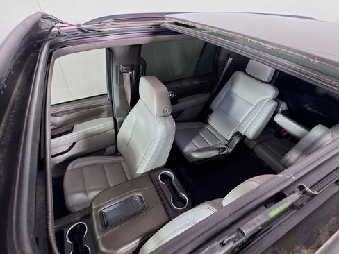 Used 2021 Chevrolet Tahoe Z71 w/ Z71 Signature Package image 24