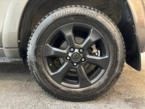 Used 2009 Toyota RAV4 Limited image 9