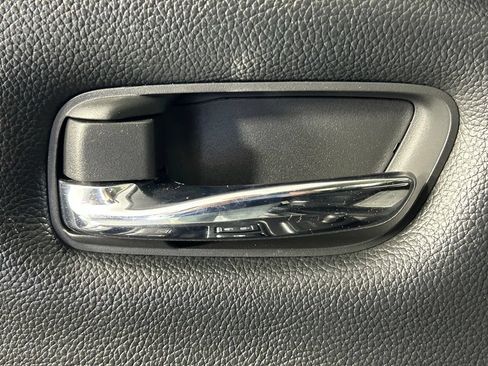 Used 2024 Nissan Titan SV w/ SV Convenience Package AWD/4WD image 33