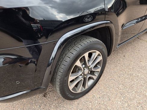 Used 2017 Jeep Grand Cherokee Overland w/ Jeep Active Safety Group image 10