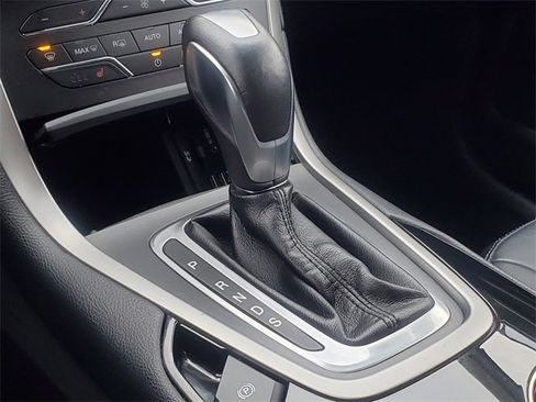 Used 2015 Ford Edge SEL w/ Equipment Group 201A image 28