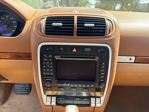 Used 2008 Porsche Cayenne AWD/4WD image 22