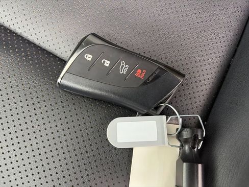 Used 2025 Lexus RX 350h w/ Convenience Package AWD/4WD image 30