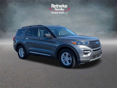 Certified 2022 Ford Explorer XLT w/ Equipment Group 202A image 3