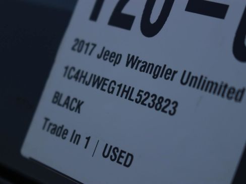Used 2017 Jeep Wrangler 75th Anniversary image 38