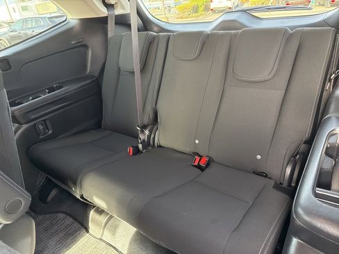 Certified 2024 Subaru Ascent Premium w/ Convenience Package image 19