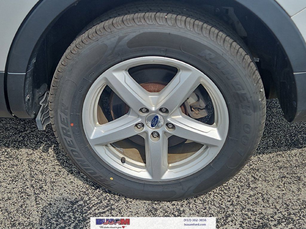 Used 2018 Ford Explorer XLT FWD image 5