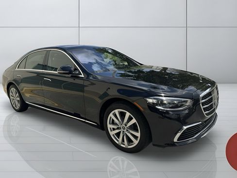 Used 2025 Mercedes-Benz S 500 4MATIC image 8