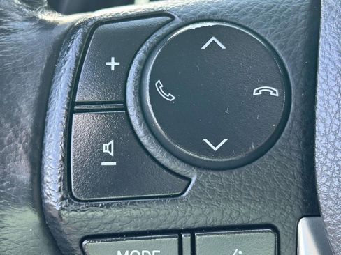 Used 2018 Toyota Corolla SE FWD image 20