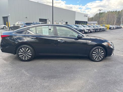 Used 2023 Nissan Altima 2.5 SV image 6