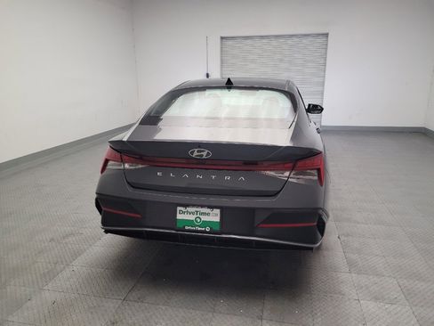 Used 2025 Hyundai Elantra SEL FWD image 7